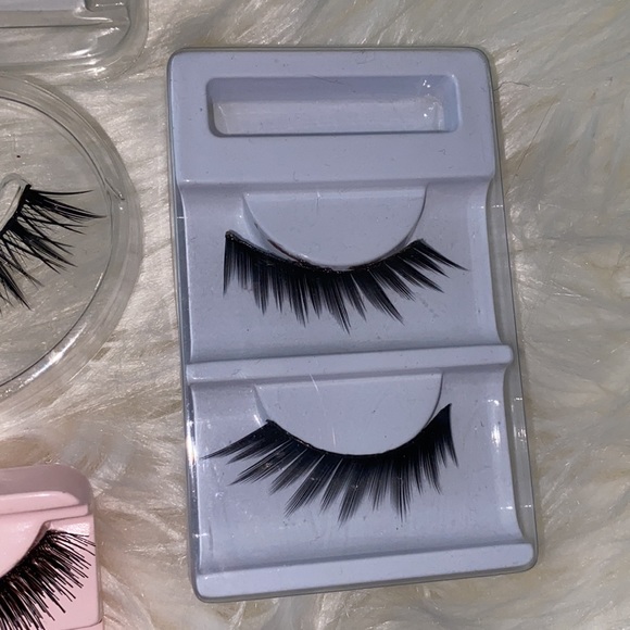 Bundle of false lashes - Picture 7 of 7